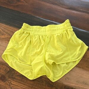 Lululemon hotty hot 2.5” low rise Shorts